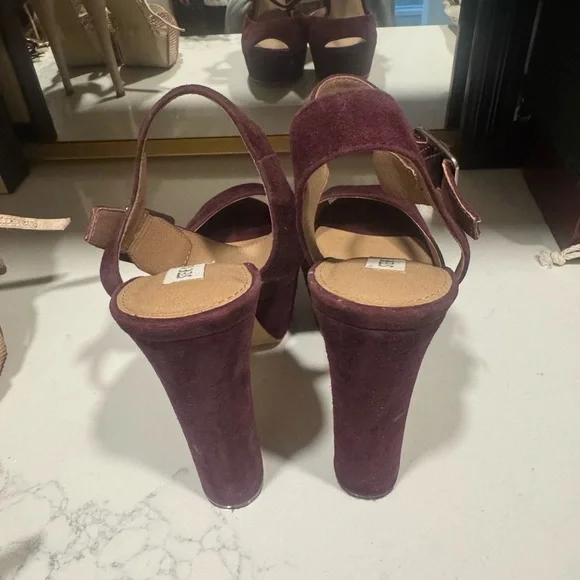 Steve Madden Maroon Platform Sandals - Picture 2 of 5